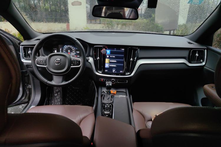 Used Volvo S60 2020 T4 Zhiyi Luxury Edition
