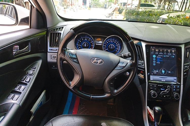 Used Hyundai Sonata 2014 2.4L Automatic Luxury Version China IV Standard
