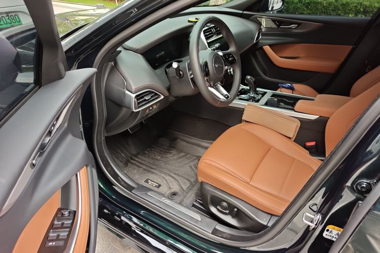 Used Jaguar XEL 2025 2.0T 250 PS R-DYNAMIC 90th Anniversary Edition Driver Seat