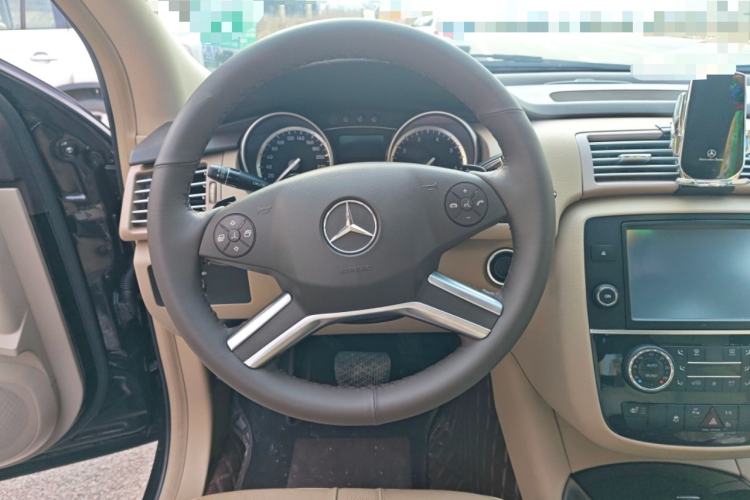 Used Mercedes-Benz R-Class 2014 R 320 4MATIC Luxury Model