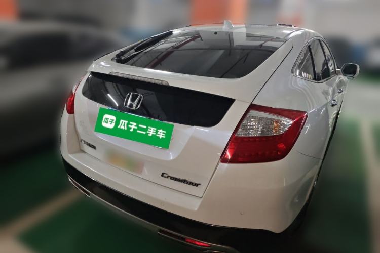 Used Honda Crosstour 2014 2.4L Luxury Edition Rear