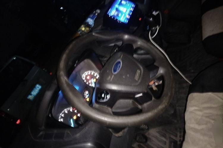 Used Ford Transit 2019 2.0T Gasoline Multi-Purpose Commercial Vehicle Mid-Drive Mid-Roof 6-Seater China VI Standard