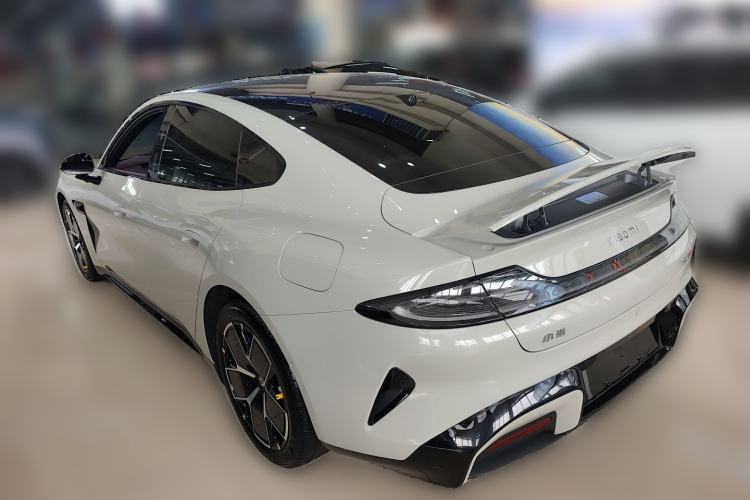 Used Xiaomi Auto SU7 2024 Four-Wheel Drive Ultra-Long Range Advanced Intelligent Driving Max Edition
