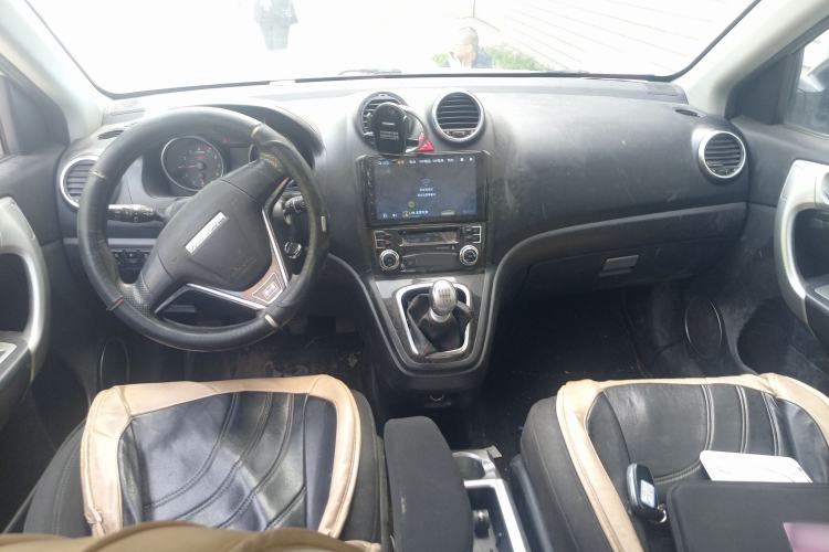 Used Haval H6 2015 Upgraded Model 1.5T Manual Two-Wheel Drive Urban Version
