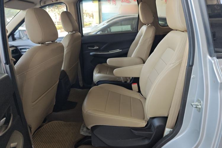 Used Wuling Hongguang 2019 1.5L S Comfort Edition China VI LAR
