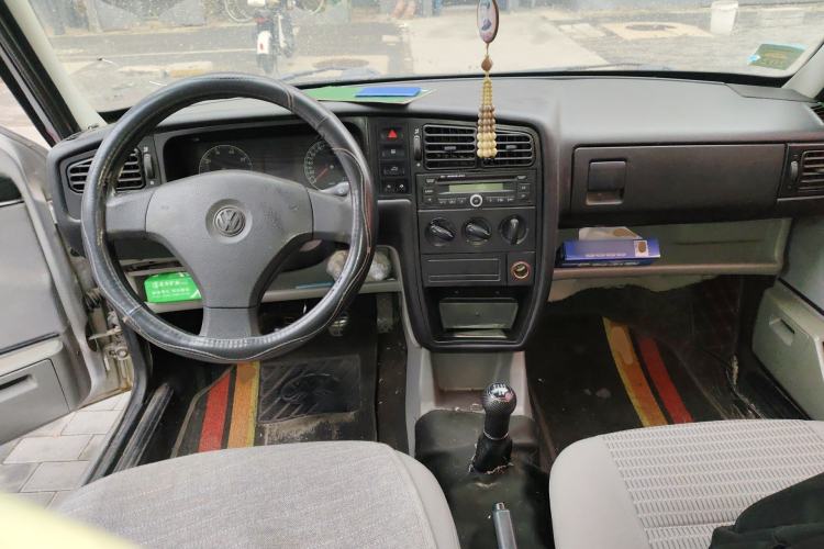 Used Volkswagen Jetta 2010 1.6L Partner Center Console