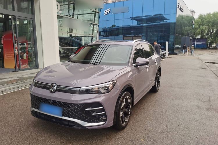 Used Volkswagen Tiguan L 2024 PRO 330TSI Two-Wheel Drive R-Line Smart Edition