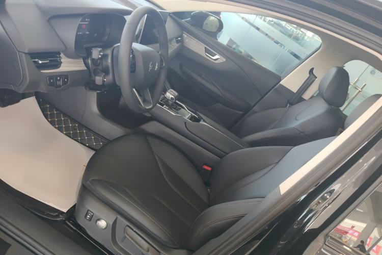 Used Hongqi E-QM5 2024 560km PLUS Left Front Seat