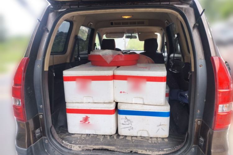 Used Dongfeng Fengon 360 2015 1.5L Manual Luxury 7-Seater China IV Standard
