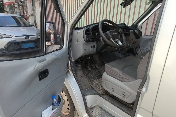 Used JMC Transit 2019 2.8T Commercial Version Short Wheelbase Mid-Roof 6-Seater China VI JX493