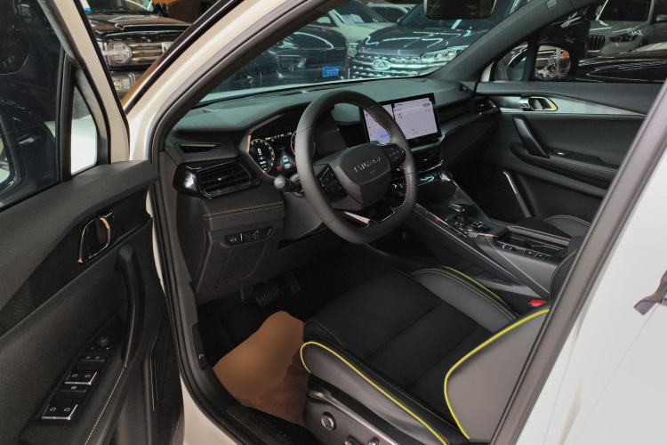 Used Lynk & Co 06 2023 Remix 1.5T Dynamic Halo
