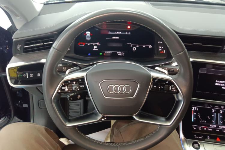 Used Audi A7L 2022 55 TFSI quattro S-line Zhiyuan Crystal Flow Package
