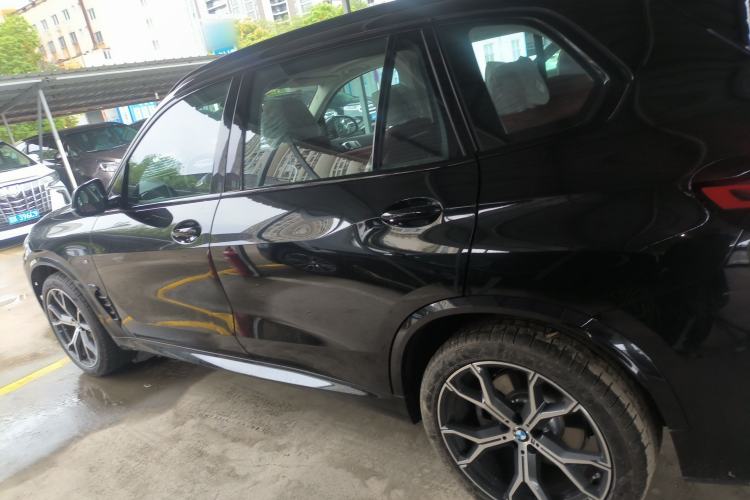 Used BMW X5 2025 Model, xDrive 30Li Prestige M Sport Night Package
