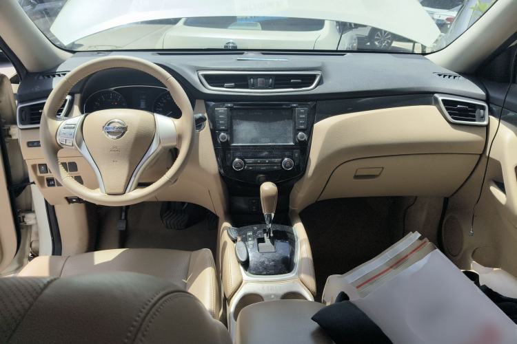 Used Nissan X-Trail 2014 2.5L CVT Leading Edition 4WD
