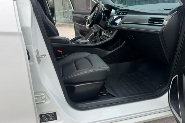 Used Geely Auto Emgrand 2021 UP 1.5L Manual Luxury Model Interior 2