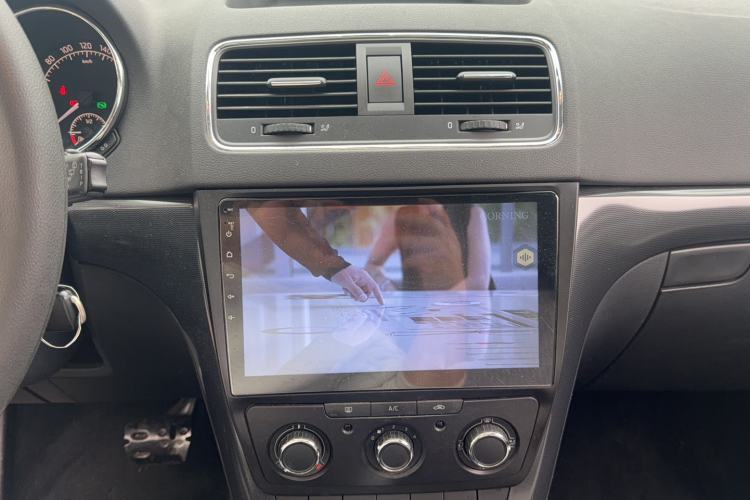 Used Skoda Yeti 2017 TSI280 DSG Advanced Edition Audio And AC Panel