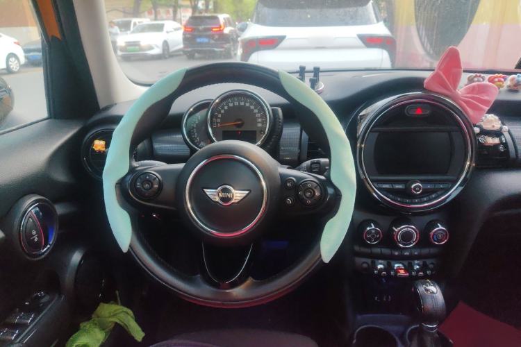 Used MINI 2015 1.5T COOPER Fun Five-Door Edition Steering Wheel