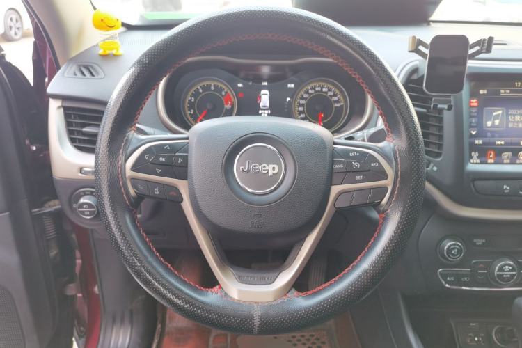 Used Jeep Cherokee 2017 2.0L Superior Edition