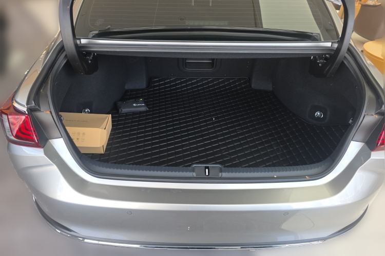 Used Lexus ES 2023 200 Excellence Edition Trunk