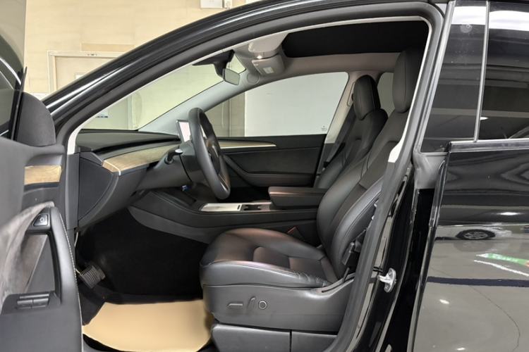 Used Tesla Model Y 2022 Rear-Wheel-Drive Version