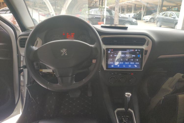 Used Peugeot 301 2016 1.6L Automatic Comfort Edition Center Console