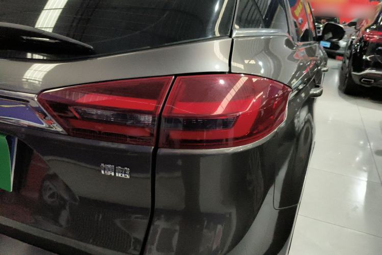 Used Geely Auto Emgrand X7 Sport 2018 1.8TD Automatic Two-Wheel Drive Smart Connect 4G Internet Edition