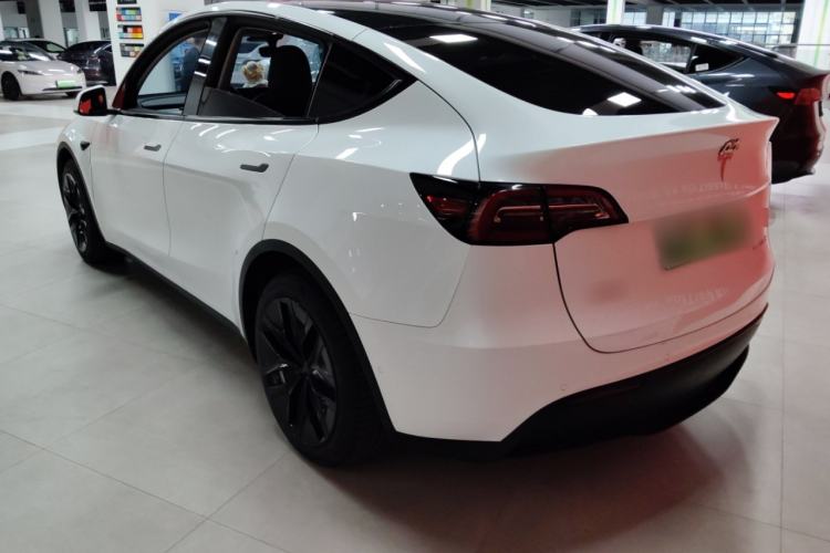 Used Tesla Model Y 2022 Rear-Wheel-Drive Version Exterior 2