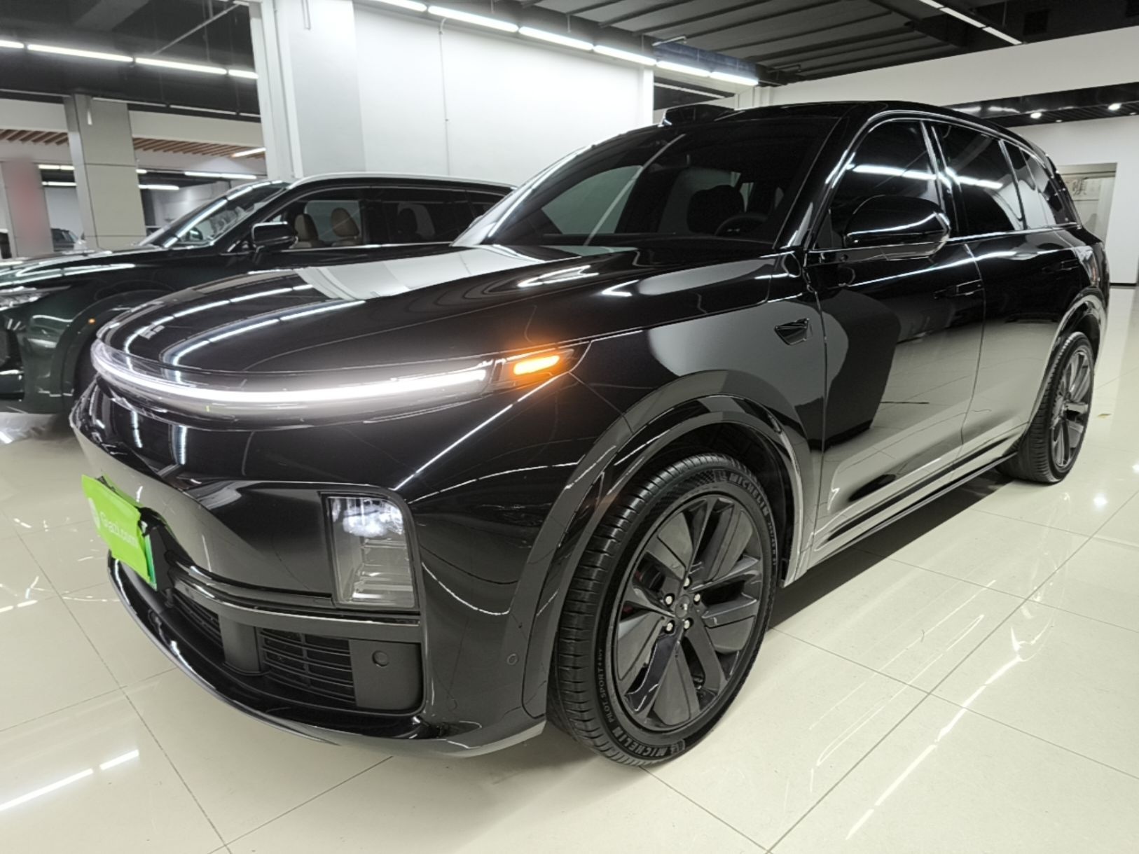 Unter der Vorderseite des Autos