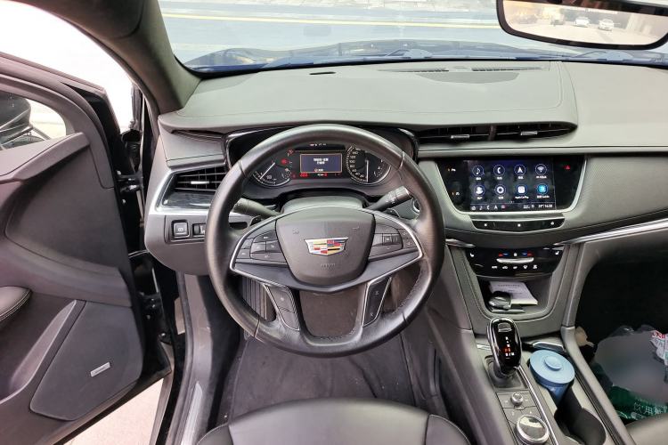 Used Cadillac XT5 2020 28T Luxury Version Steering Wheel