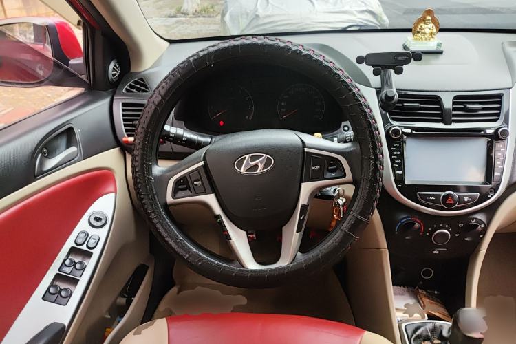 Used Hyundai Verna (older generation) 2014 1.4L Manual Smart GLS Trim
