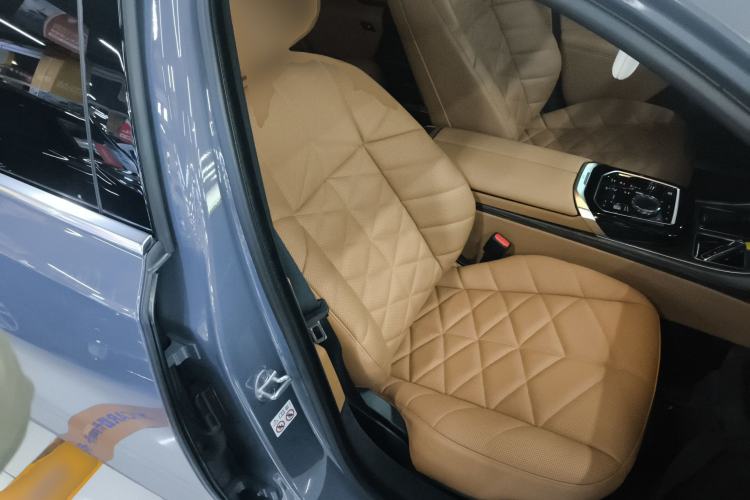 Used BMW 7 Series 2023 735Li Luxury Package