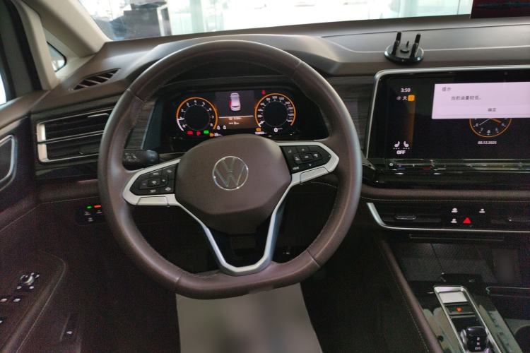 Used Volkswagen Viloran 2024 330TSI Luxury Edition