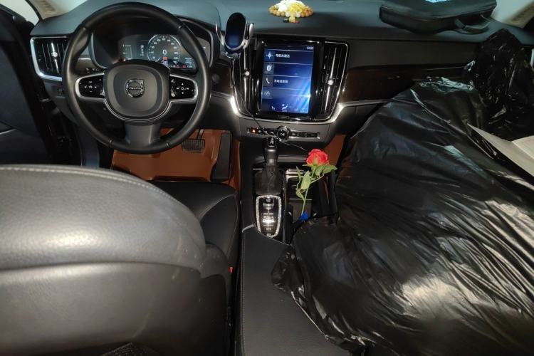 Used Volvo S90 2018 T4 Zhiyuan Edition
