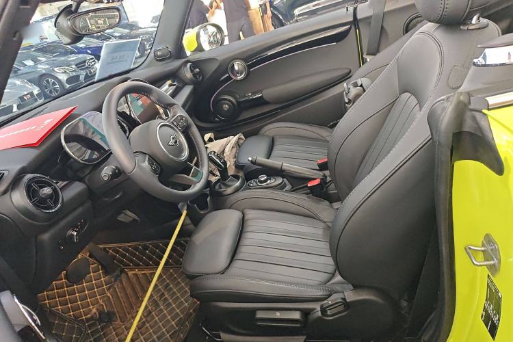 Used MINI MINI 2023 Second Facelift 2.0T COOPER S CABRIO Artist
