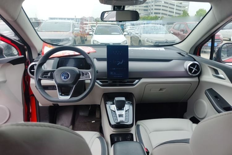 Used BYD Yuan Pro 2021 401 km Luxury Version Center Console