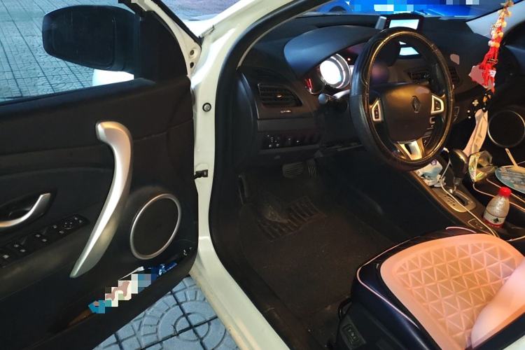 Used Renault Fluence 2013 2.0L Comfort Edition
