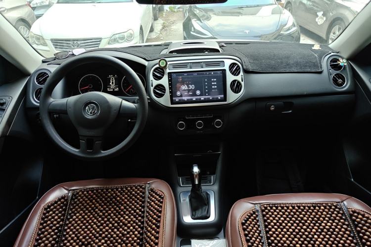 Used Volkswagen Tiguan 2016 300TSI Automatic Two-Wheel Drive Trend Edition Center Console