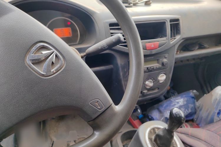 Used BAIC Weiwang 306 2011 1.3L base model 7 seats Center Console