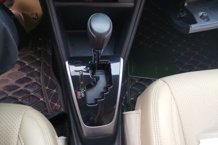 Used Toyota YARiS L Zhi Xuan 2017 1.5G CVT JingSu Model with Upgraded Sunroof
