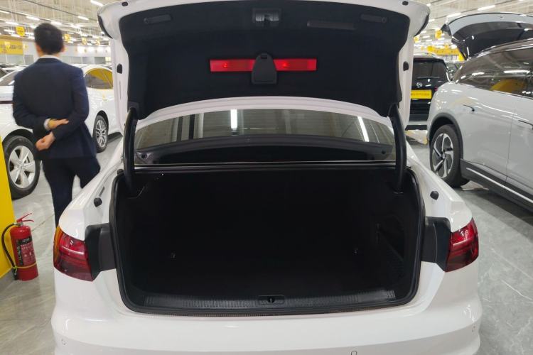 Used Audi A4L 2020 40 TFSI Fashionable and Elegant Model Trunk