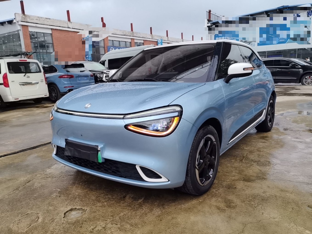 Под передней частью автомобиля