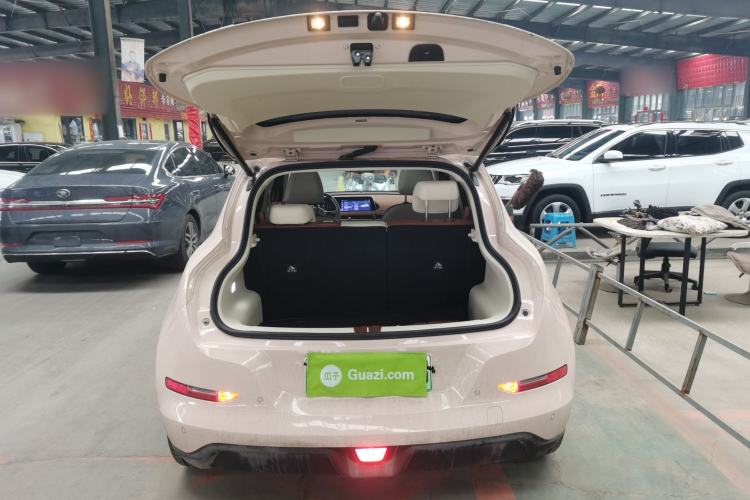 Used ORA Good Cat 2023 401 km Standard Range Prestige Version Lithium Iron Phosphate Trunk