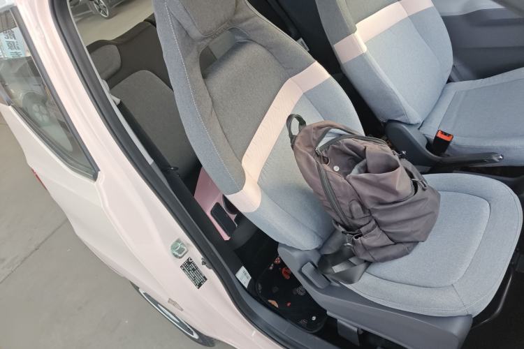 Used Wuling Hongguang MINIEV 2021 Macaron Fashion Model Lithium Iron Phosphate Right Front Seat