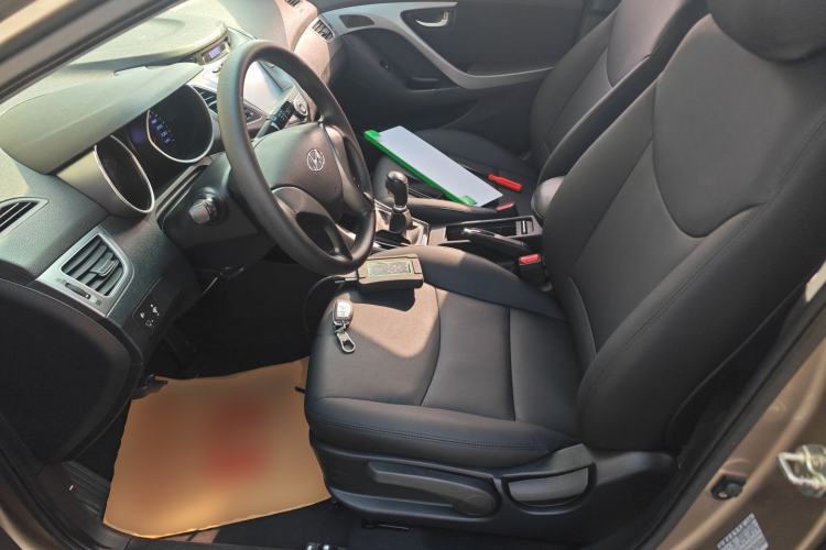 Used Hyundai Elantra (5th Generation / Langdong) 2015 1.6L Manual Leading Model