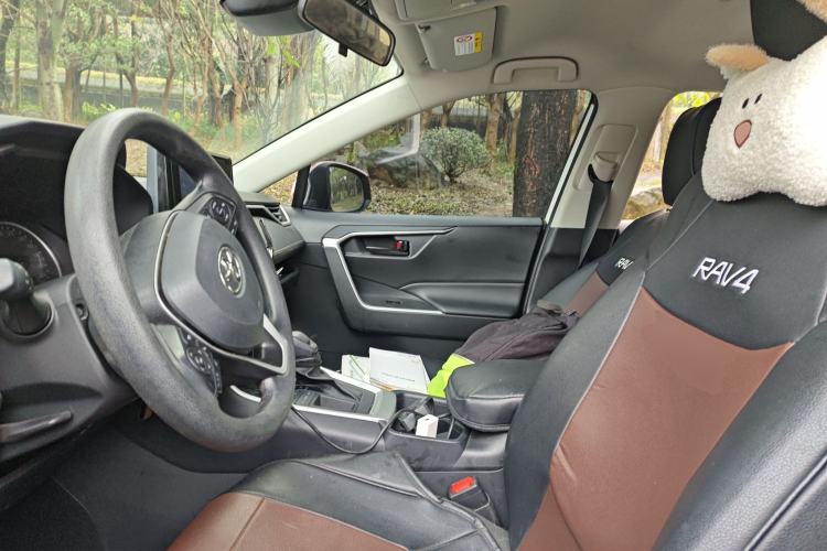 Used Toyota RAV4 2022 2.0L CVT Two-Wheel Drive Urban Edition
