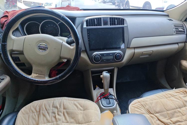 Used Nissan Sylphy 2012 Classic 1.6XE Automatic Comfort Edition Center Console