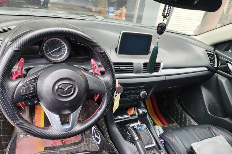 Used Mazda 3 Axela 2014 Sedan 1.5L Automatic Luxury Model