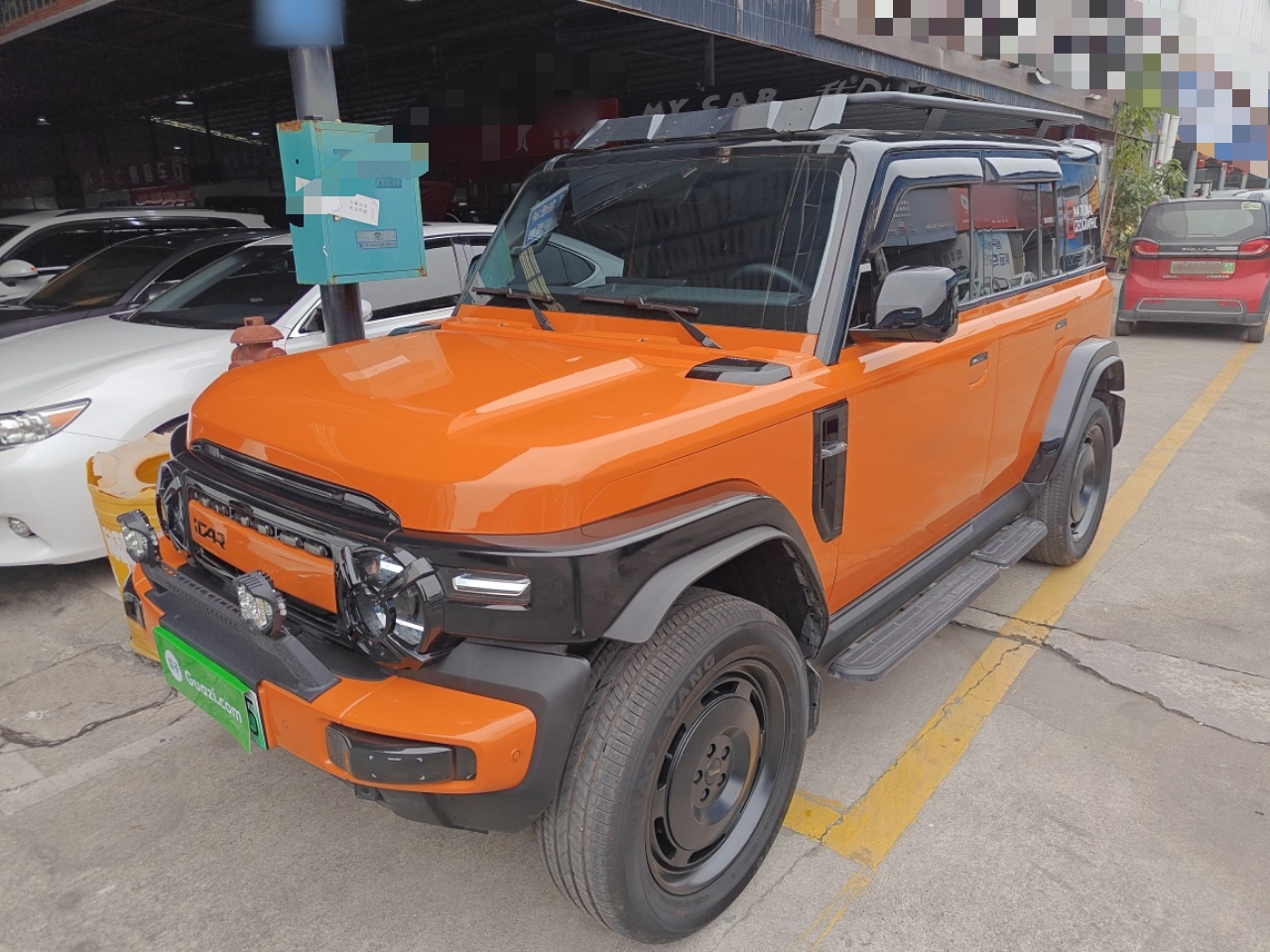 Под передней частью автомобиля