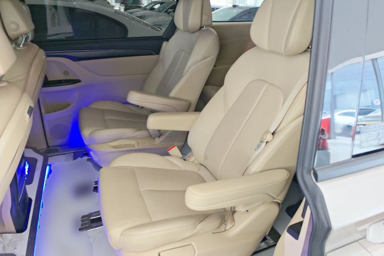 Used Buick GL8 2023 ES Lu Zun Deluxe Model
