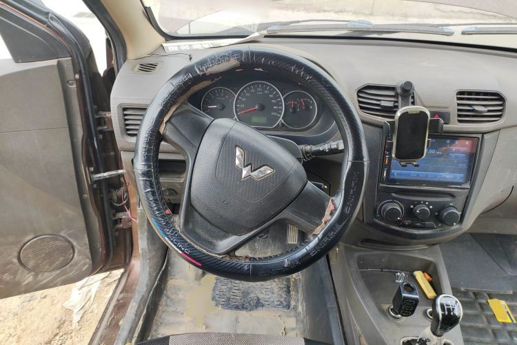 Used Wuling Hongguang 2015 1.5L S Basic Version China V Standard